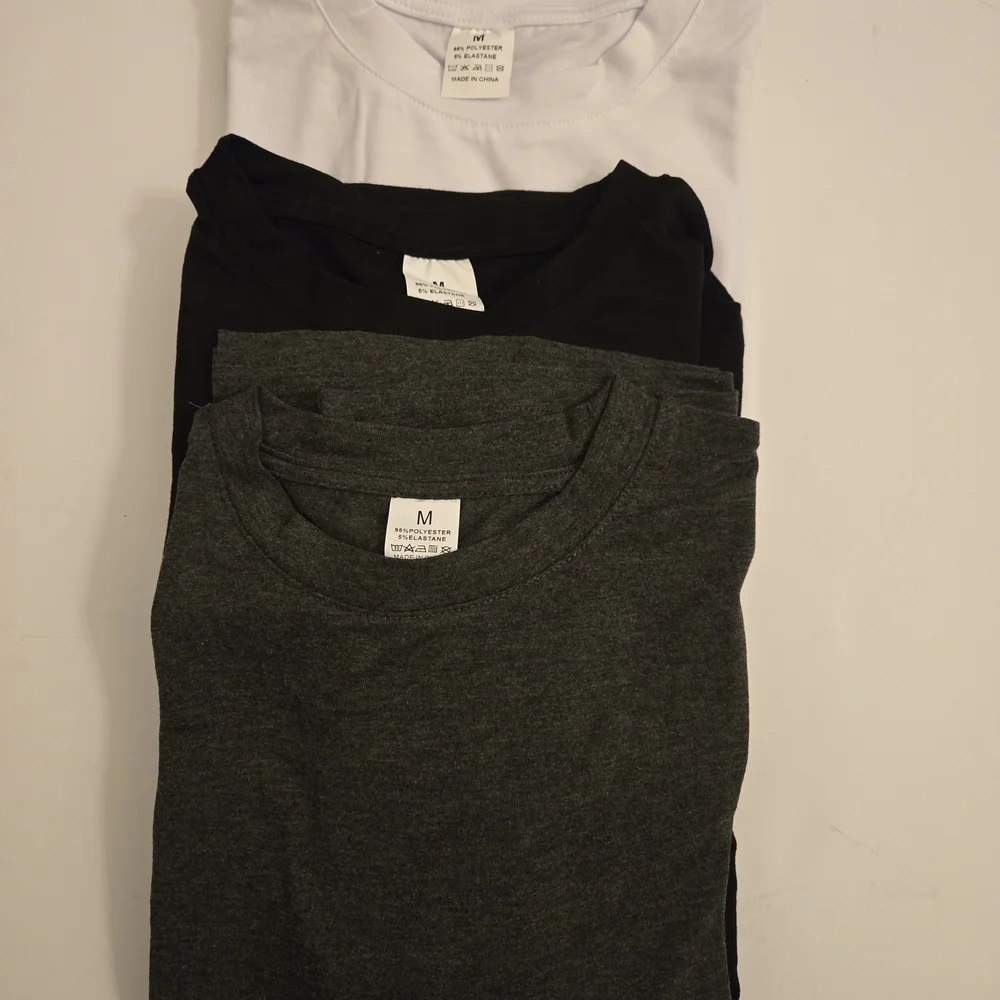 Bundle Of 5 Men Or Youth Size M S/Sleeve Basic Tees; 2 White, 2Black, 1 Gray